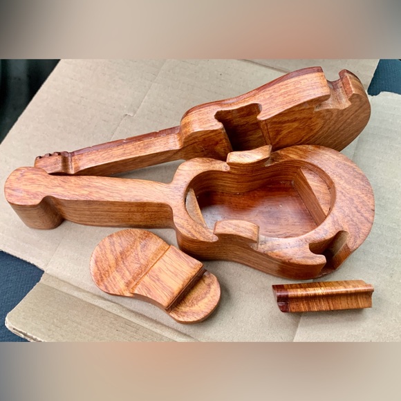 Vtg Artisan Hand Crafted Hardwood Figural Guitar Puzzle Jewelry Stash Box - Picture 8 of 15